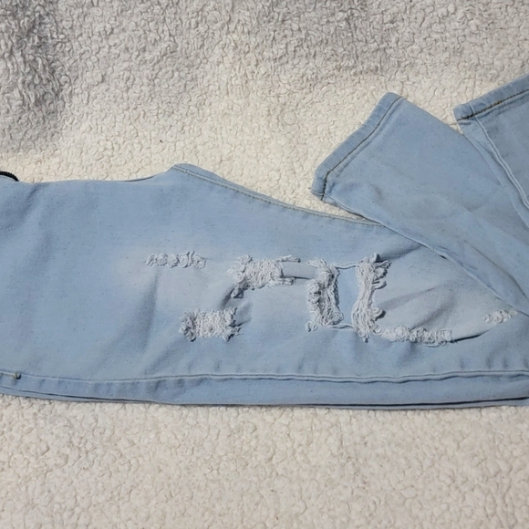 Hi rise, Light blue wash, Distressed skinnies, Size S. NO stains Excellent condi - Picture 11 of 15